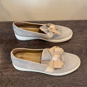 Michael Kors Women's Grey and Beige Bow Flats